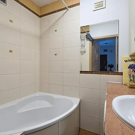 Urban Nest - Sonaty 6c * ワルシャワ